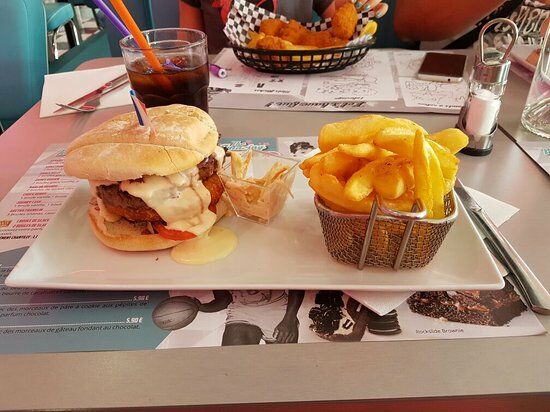 Twist Diner Cafe