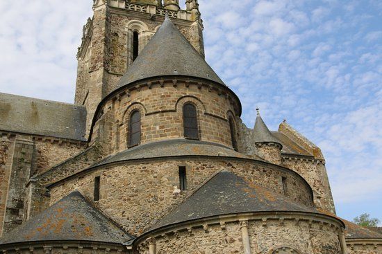 basilique Notre-Dame d'Avesnières