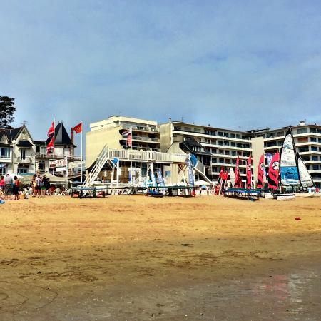 Club Des Dauphins