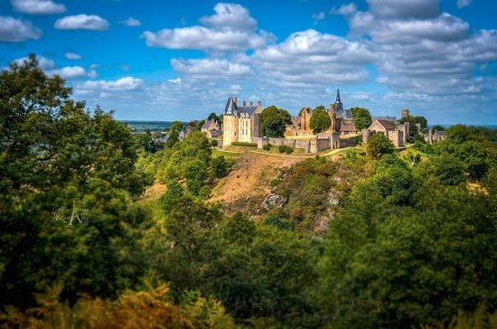le château de Sainte-Suzanne
