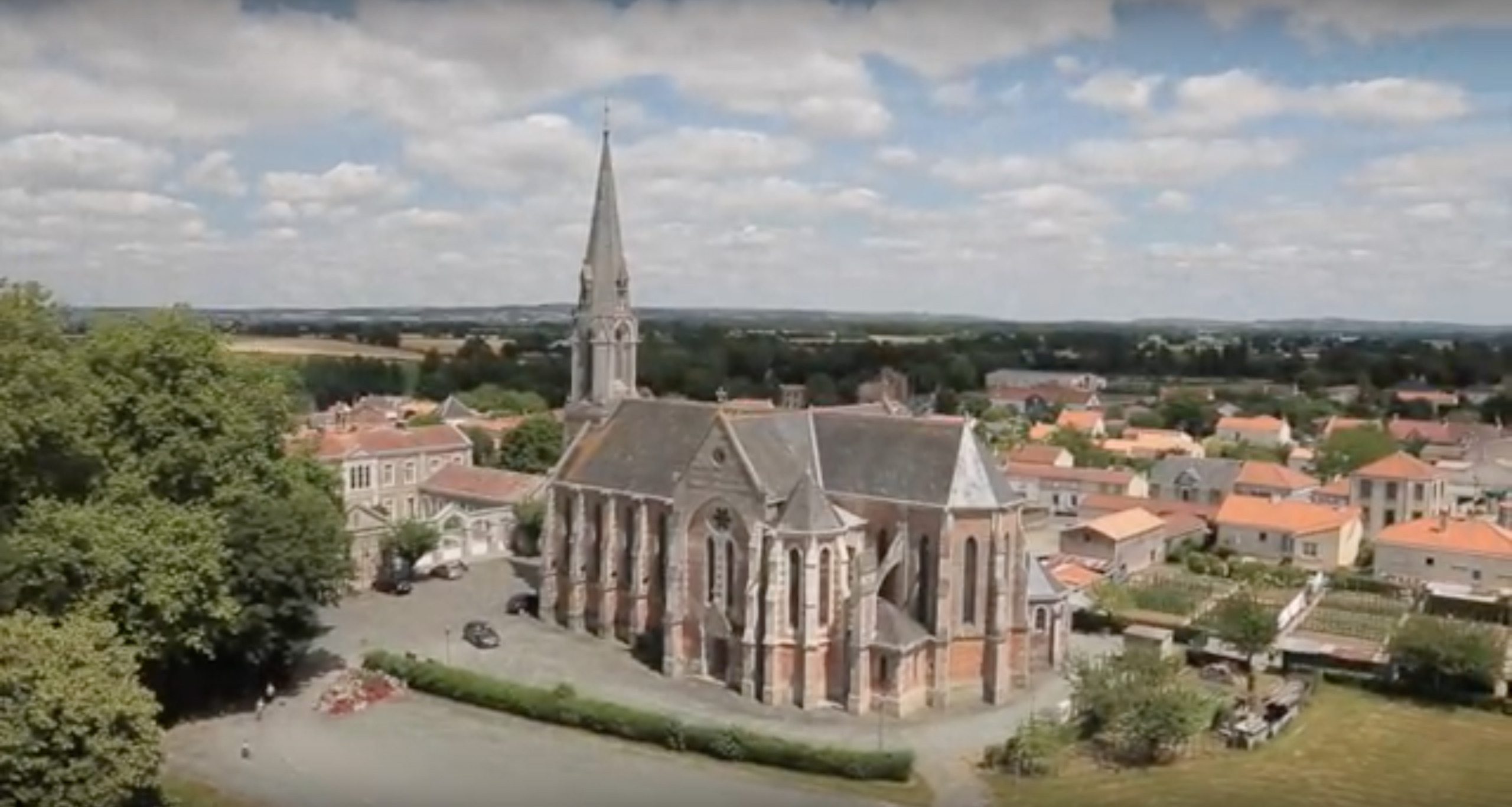 l'église Saint-Christophe de Mesnard-la-Barotière