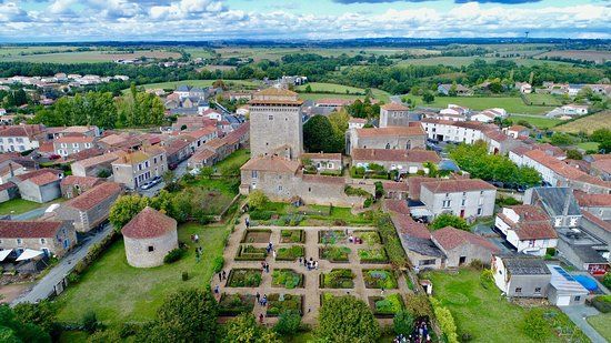 château de Bazoges-en-Pareds